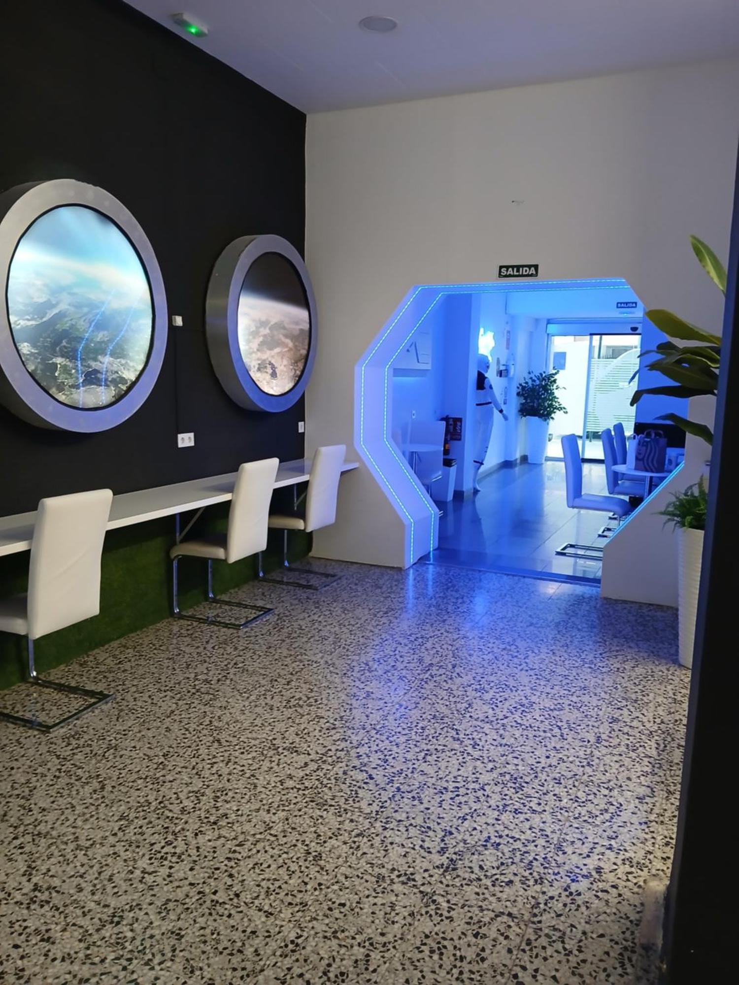 Capsule Inn Valencia Hostel Exterior photo